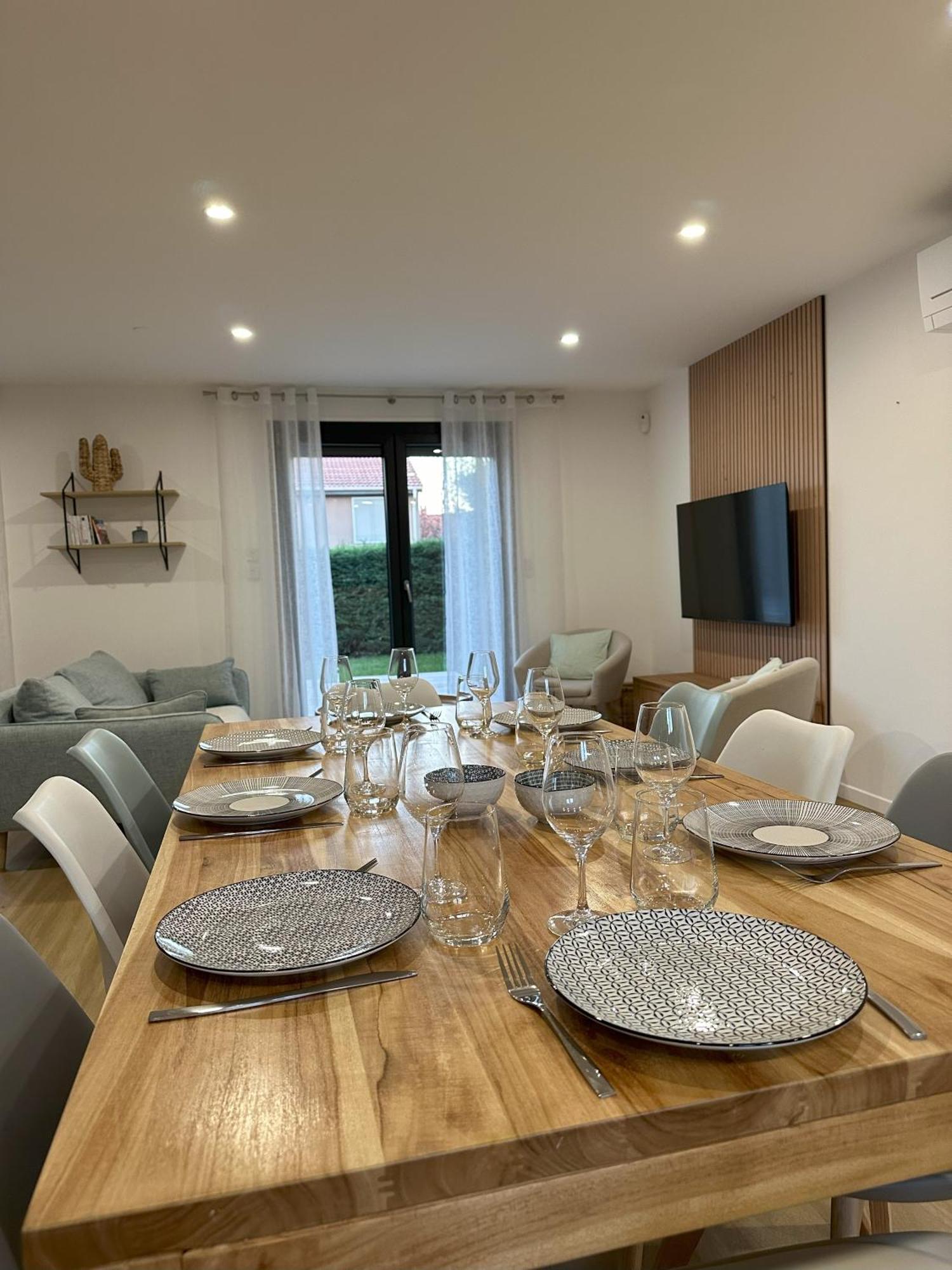 Sunny House - Villa 4 Chambres - Saint Genis Les Ollieres ภายนอก รูปภาพ