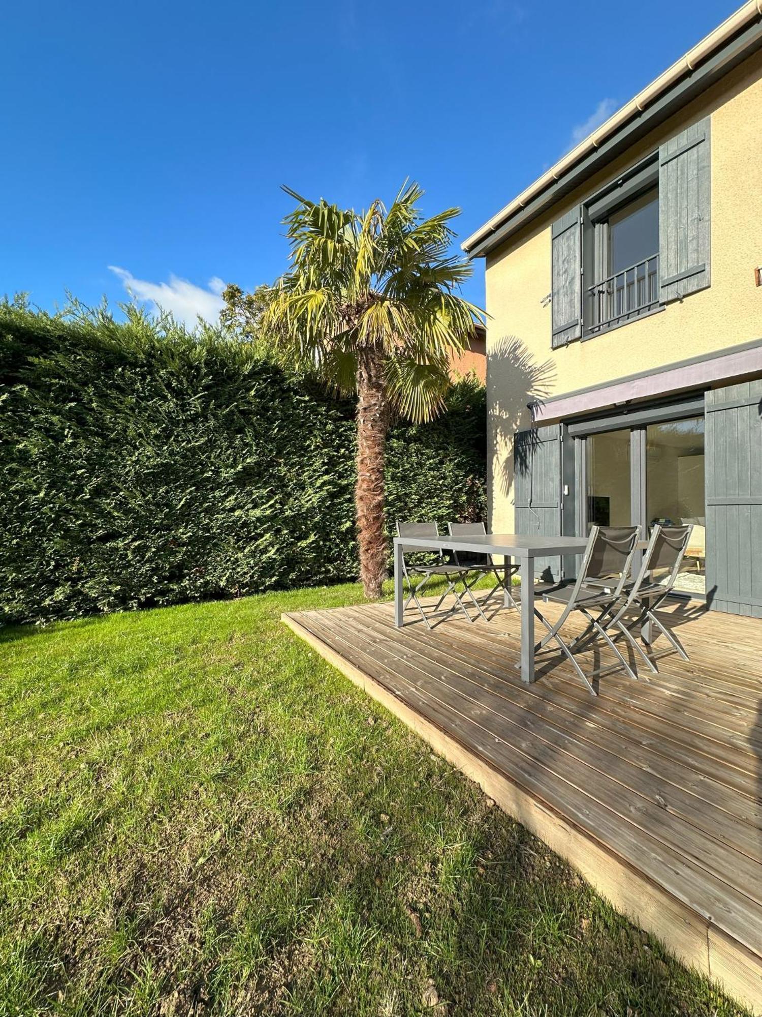 Sunny House - Villa 4 Chambres - Saint Genis Les Ollieres ภายนอก รูปภาพ
